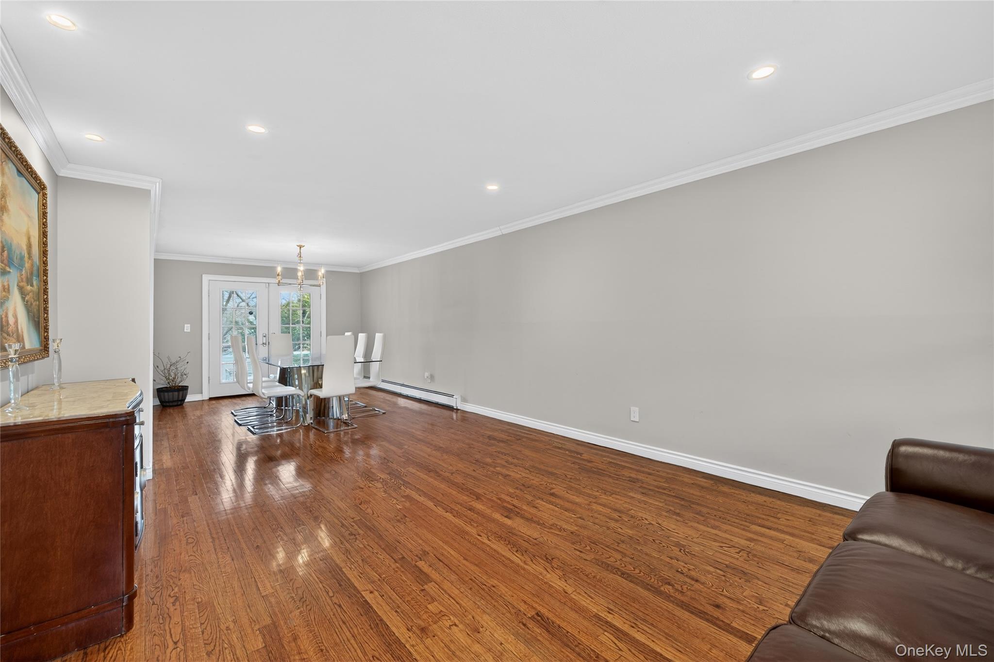 #4 photo, 11 Dorchester Drive, सफ़ोक काउंटी Coram , NY 11727