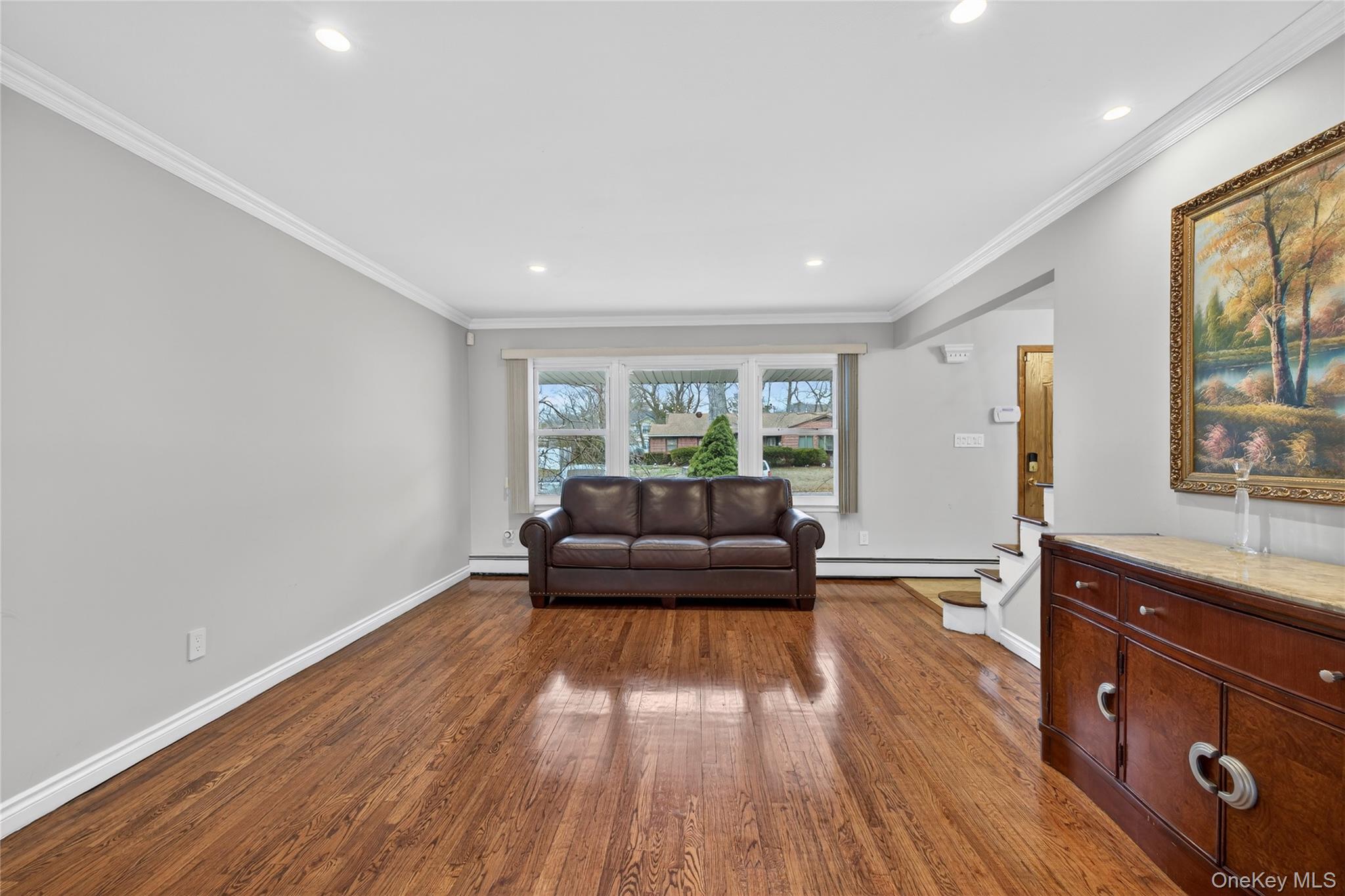 #5 photo, 11 Dorchester Drive, सफ़ोक काउंटी Coram , NY 11727