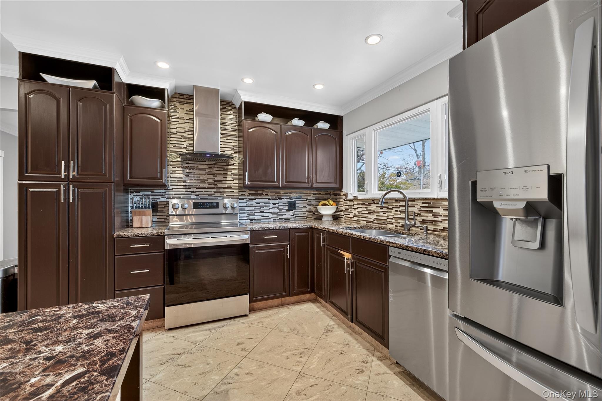 #9 photo, 11 Dorchester Drive, सफ़ोक काउंटी Coram , NY 11727