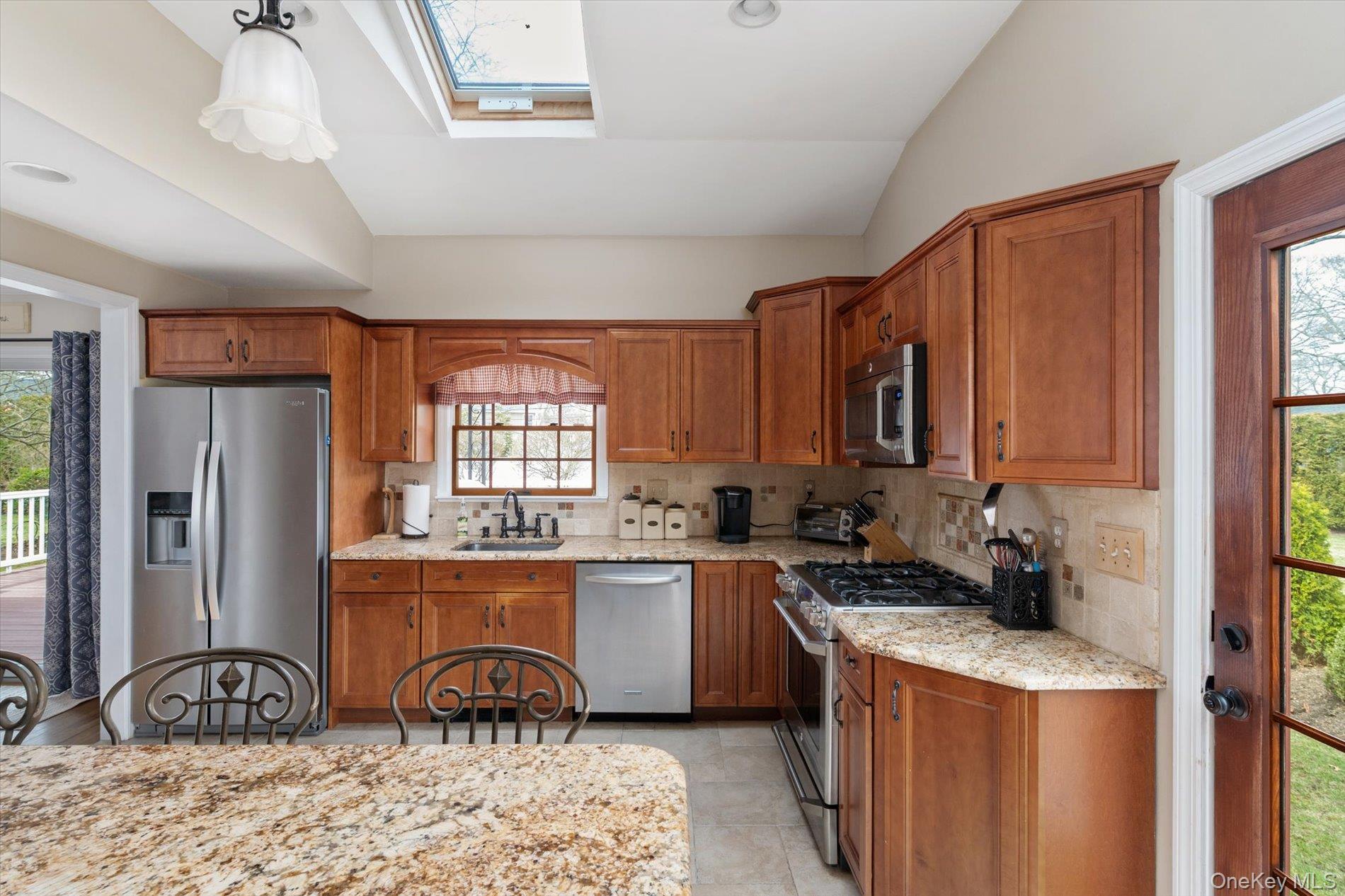 #10 photo, 3585 Amherst Drive, 長島 Wantagh , NY 11793