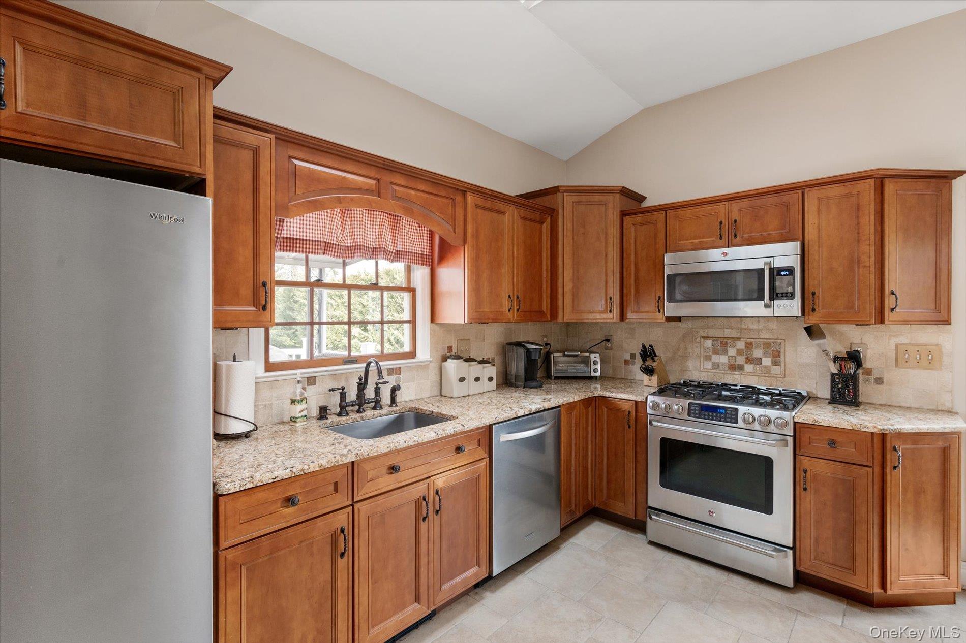 #9 photo, 3585 Amherst Drive, 長島 Wantagh , NY 11793