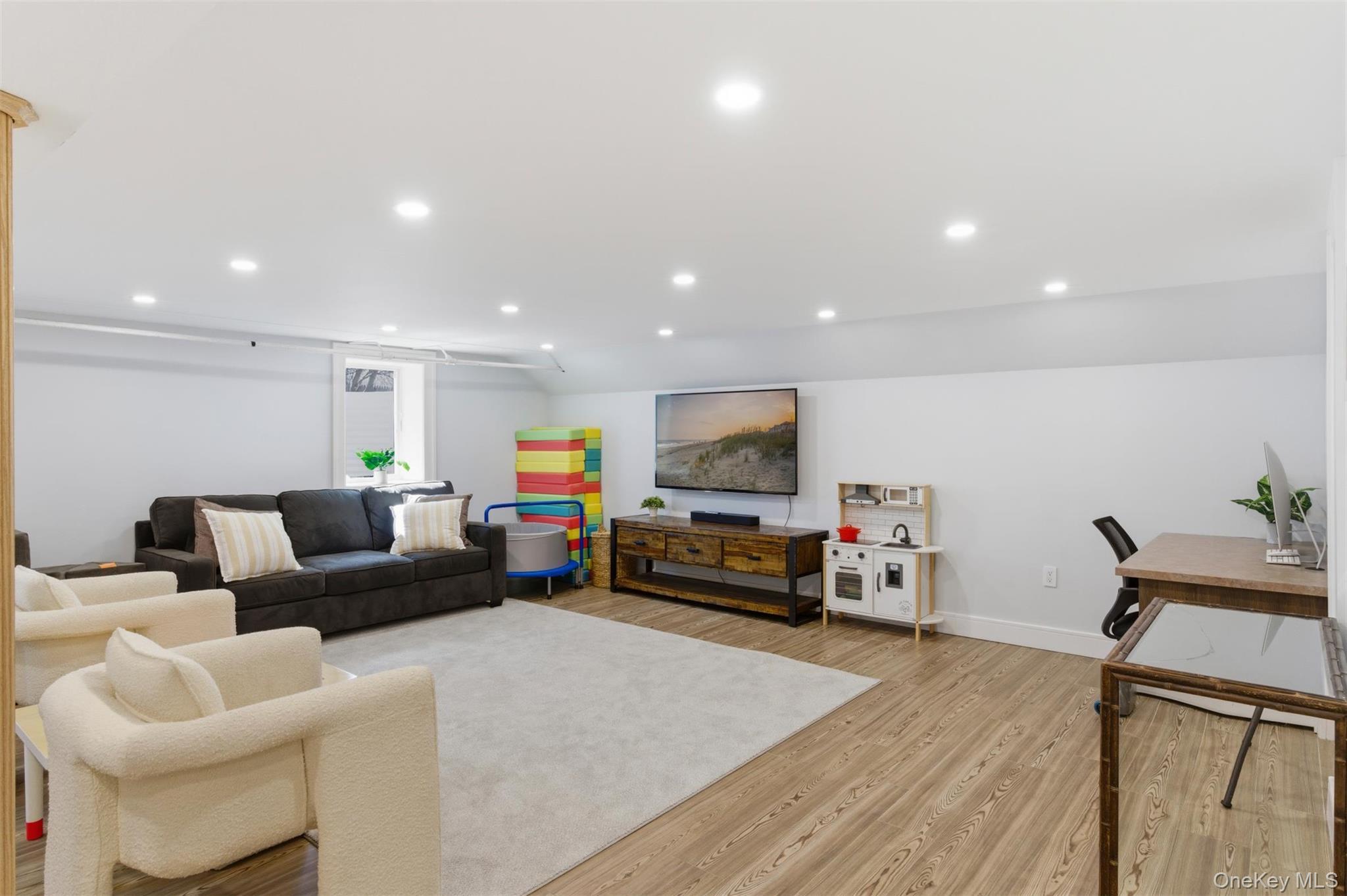 #15 photo, 205 4th Street, সাফোক কাউন্টি East Northport , NY 11731