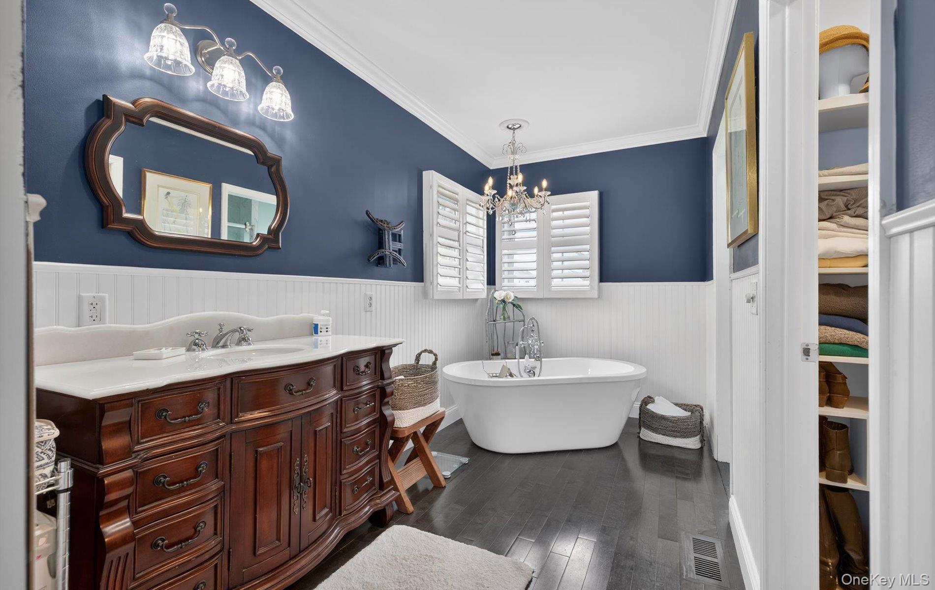 #19 photo, 108 Awixa Avenue, सफ़ोक काउंटी Bay Shore , NY 11706