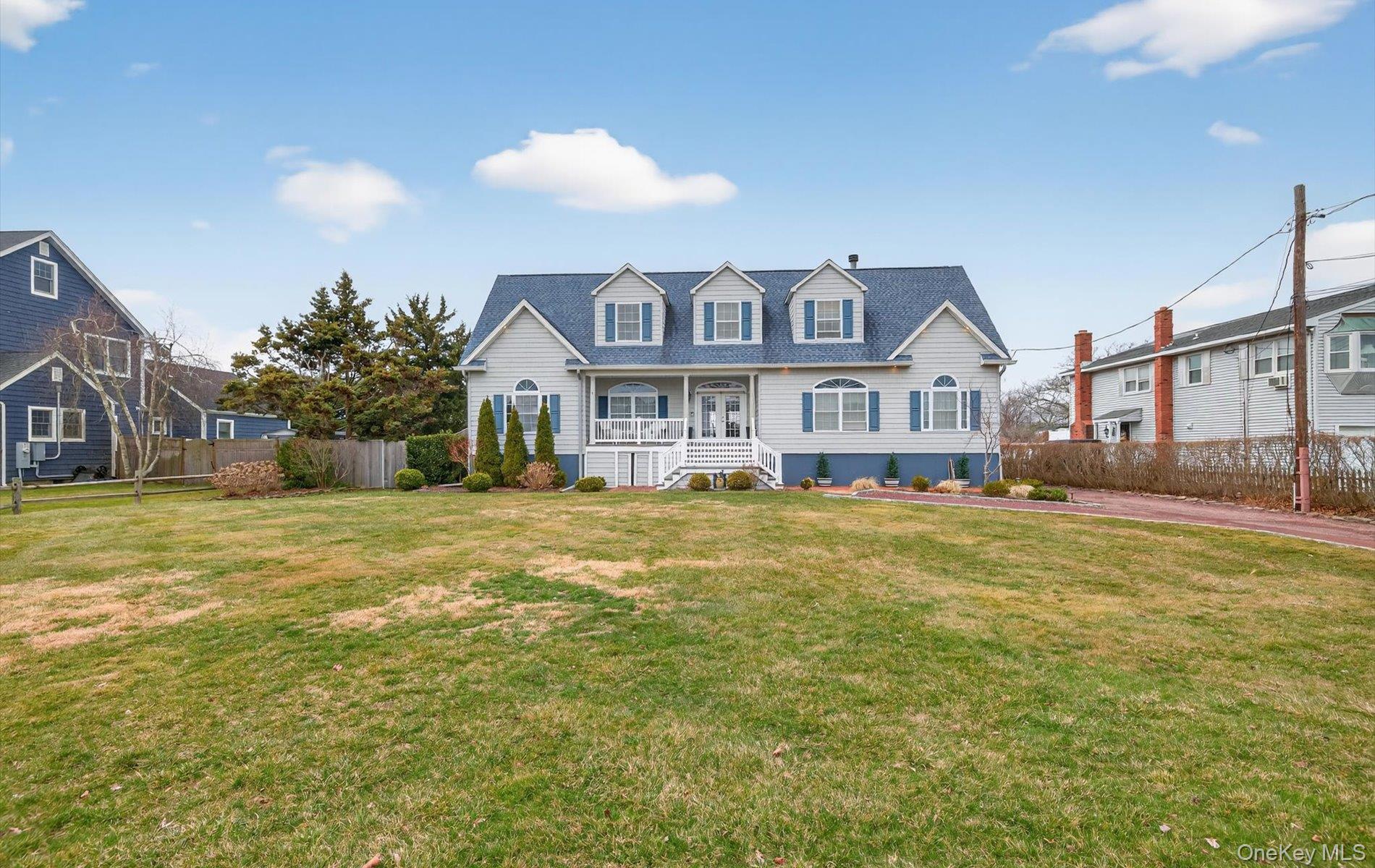 #2 photo, 108 Awixa Avenue, सफ़ोक काउंटी Bay Shore , NY 11706