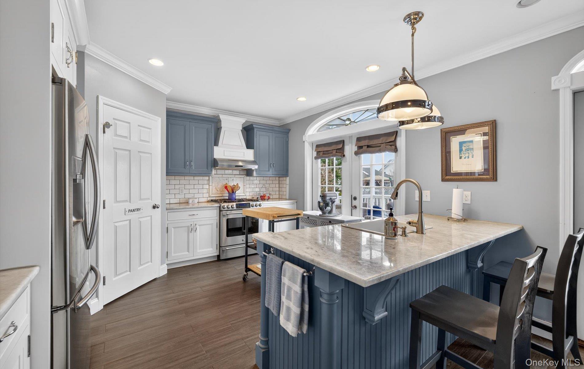 #8 photo, 108 Awixa Avenue, सफ़ोक काउंटी Bay Shore , NY 11706