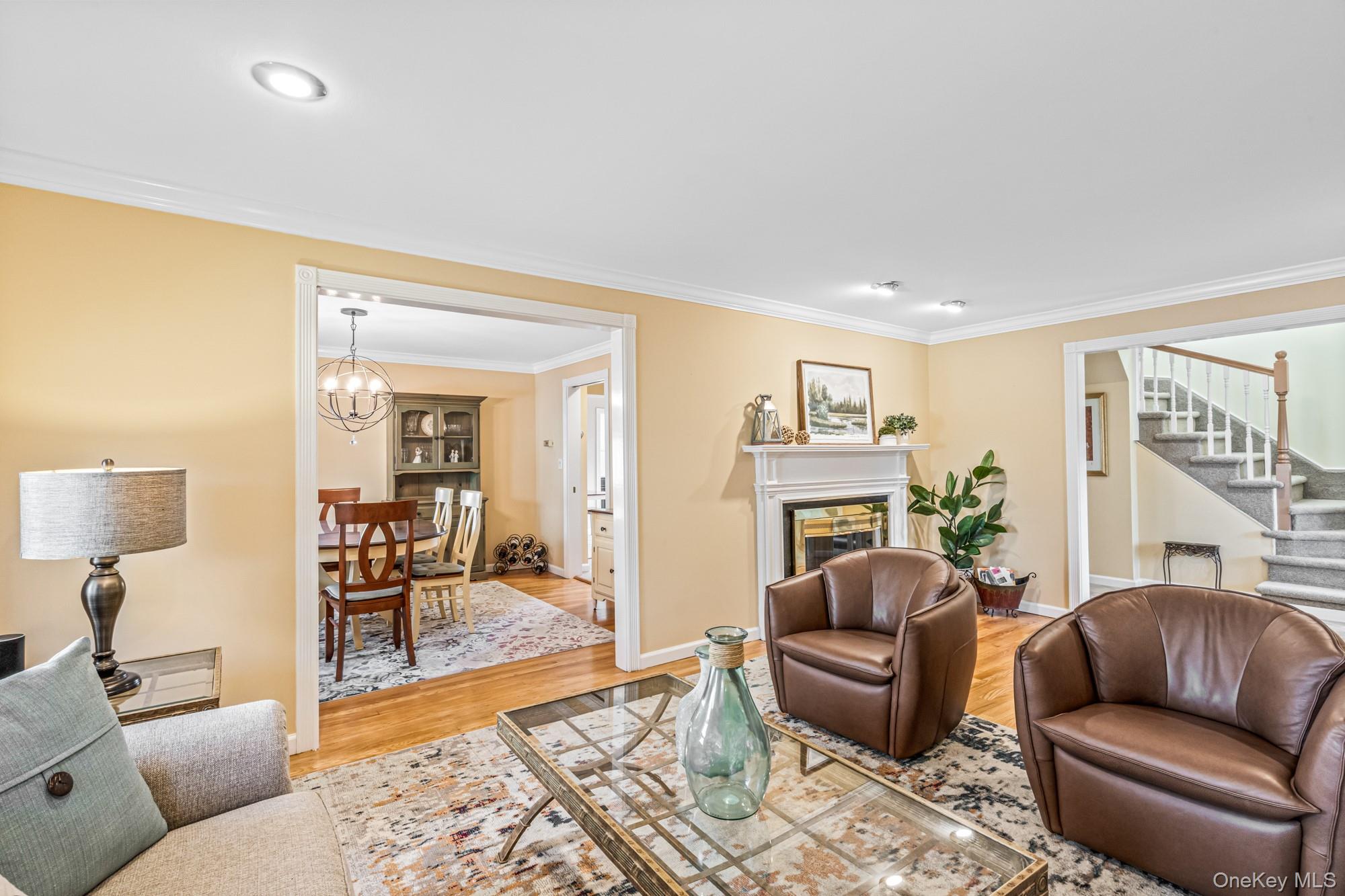 #4 photo, 256 Garfield Avenue, Mineola , NY 11501