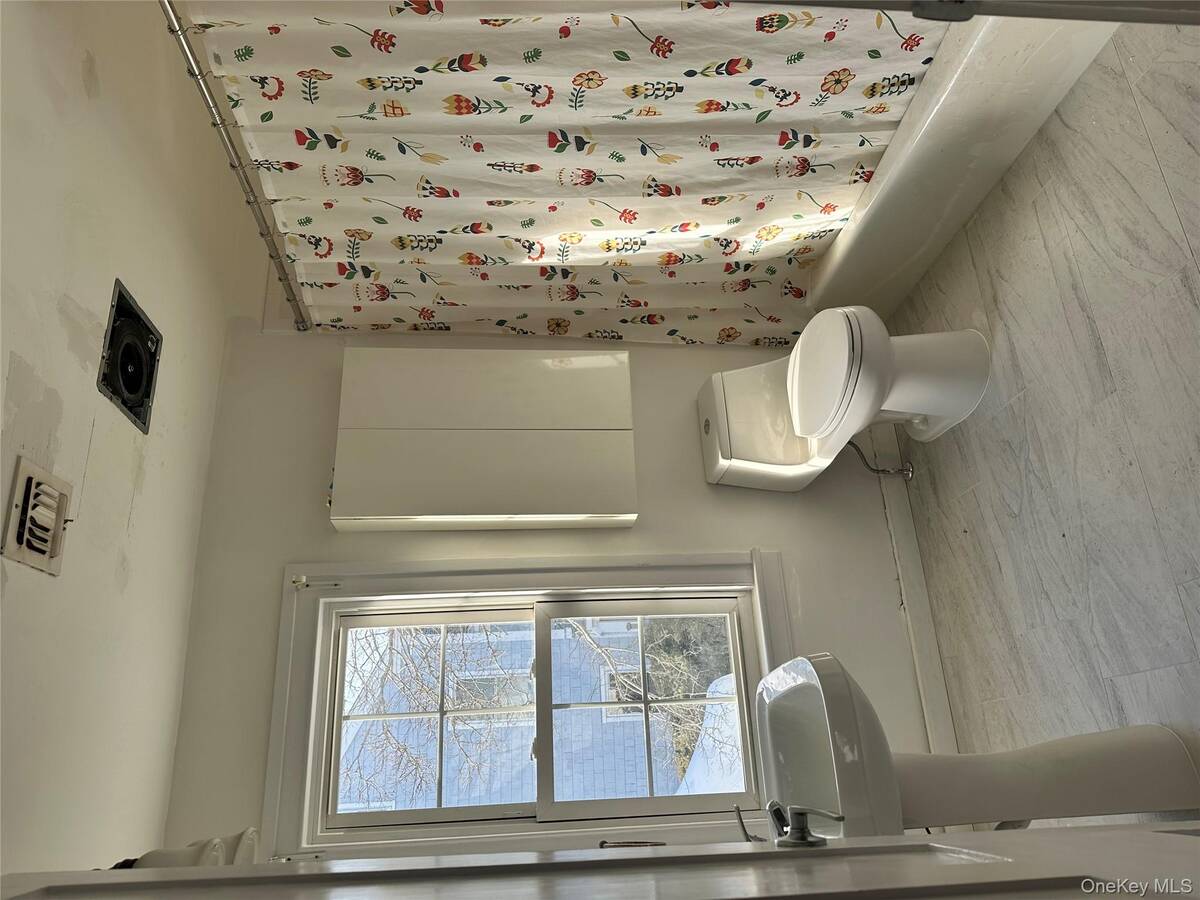 #5 photo, 744 Main Street, #2, Greenport , NY 11944