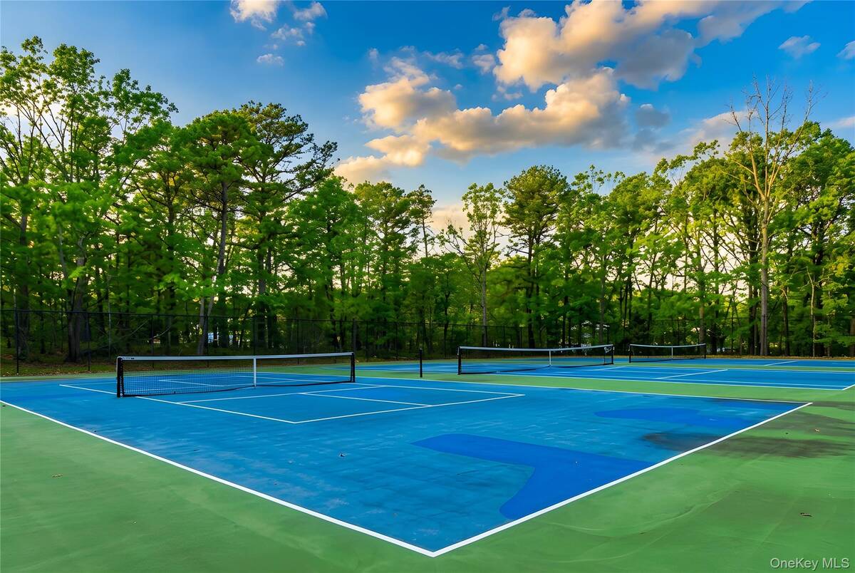 #11 photo, 359 Colonial Circle, Manorville , NY 11949