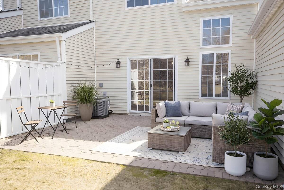 #9 photo, 359 Colonial Circle, Manorville , NY 11949