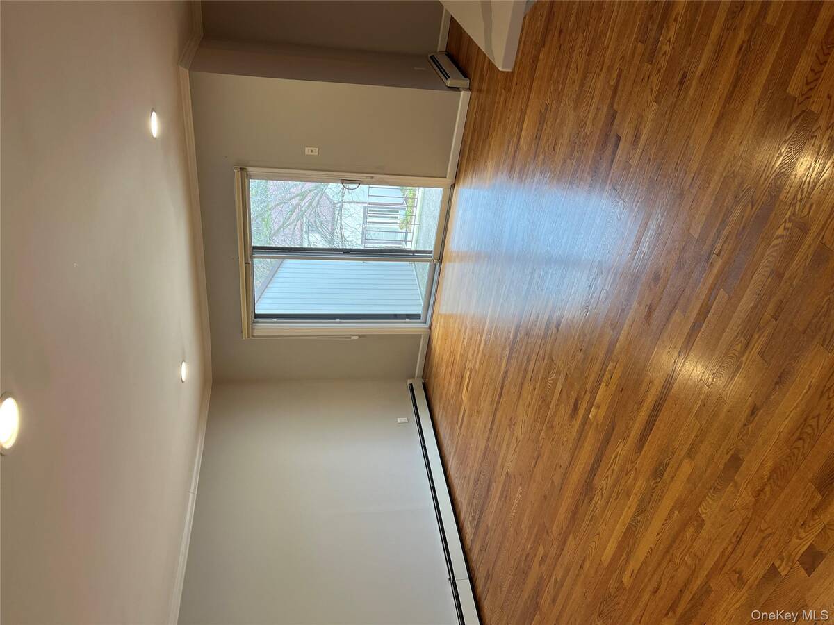 #5 photo, 77 Richmond Boulevard, #4A, Ronkonkoma , NY 11779