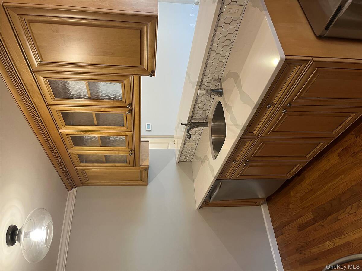 #7 photo, 77 Richmond Boulevard, #4A, Ronkonkoma , NY 11779