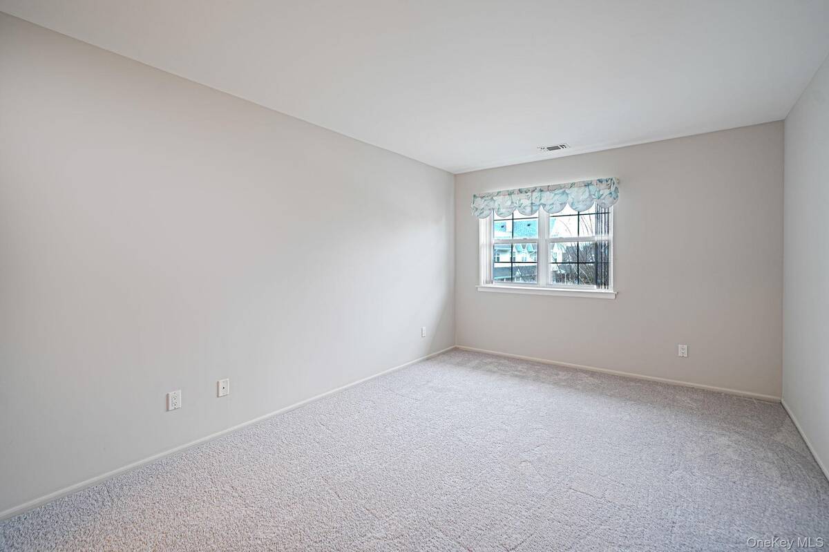 #14 photo, 18 Summerfield Circle, Central Islip , NY 11722