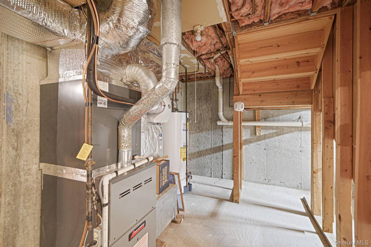 #24 photo, 18 Summerfield Circle, Central Islip , NY 11722