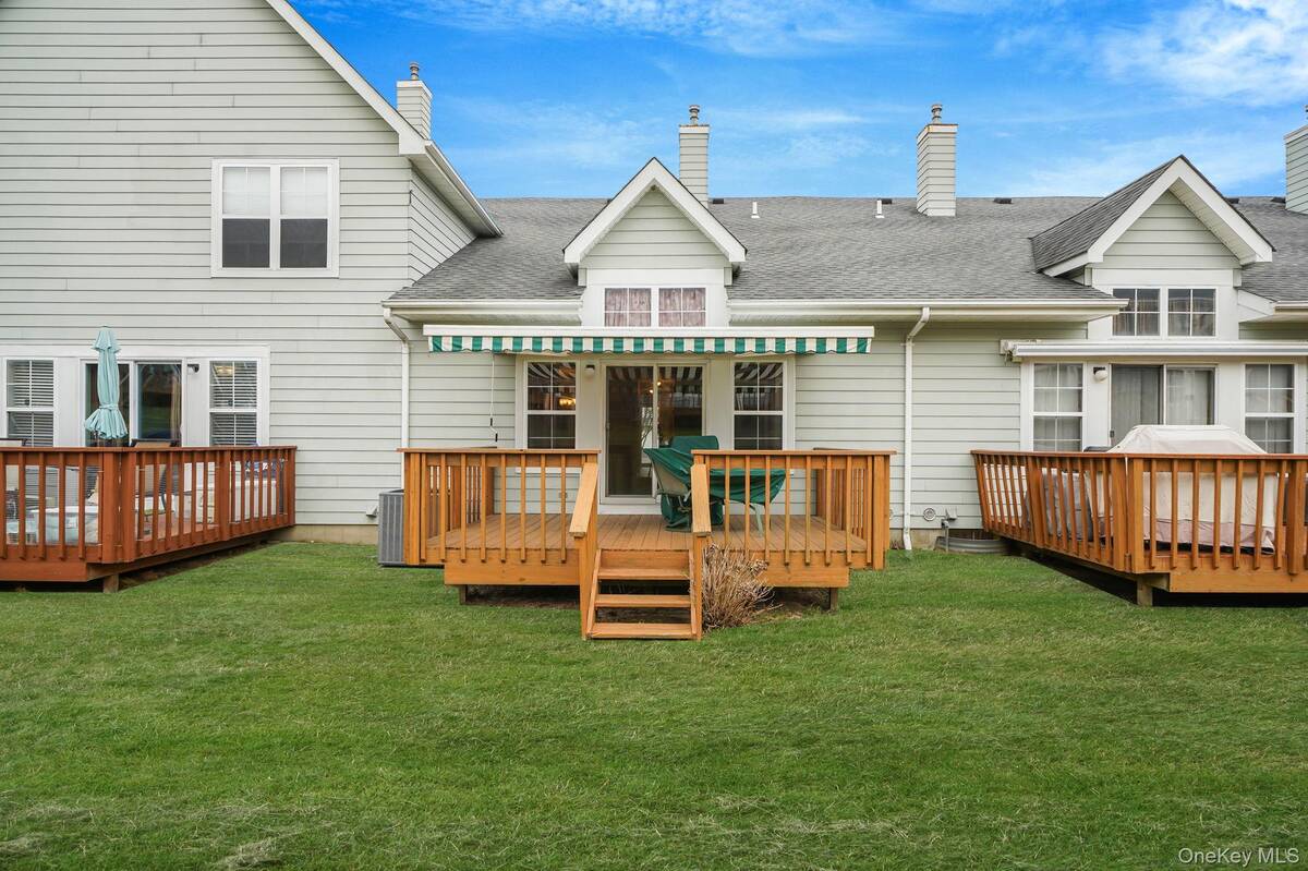 #27 photo, 18 Summerfield Circle, Central Islip , NY 11722