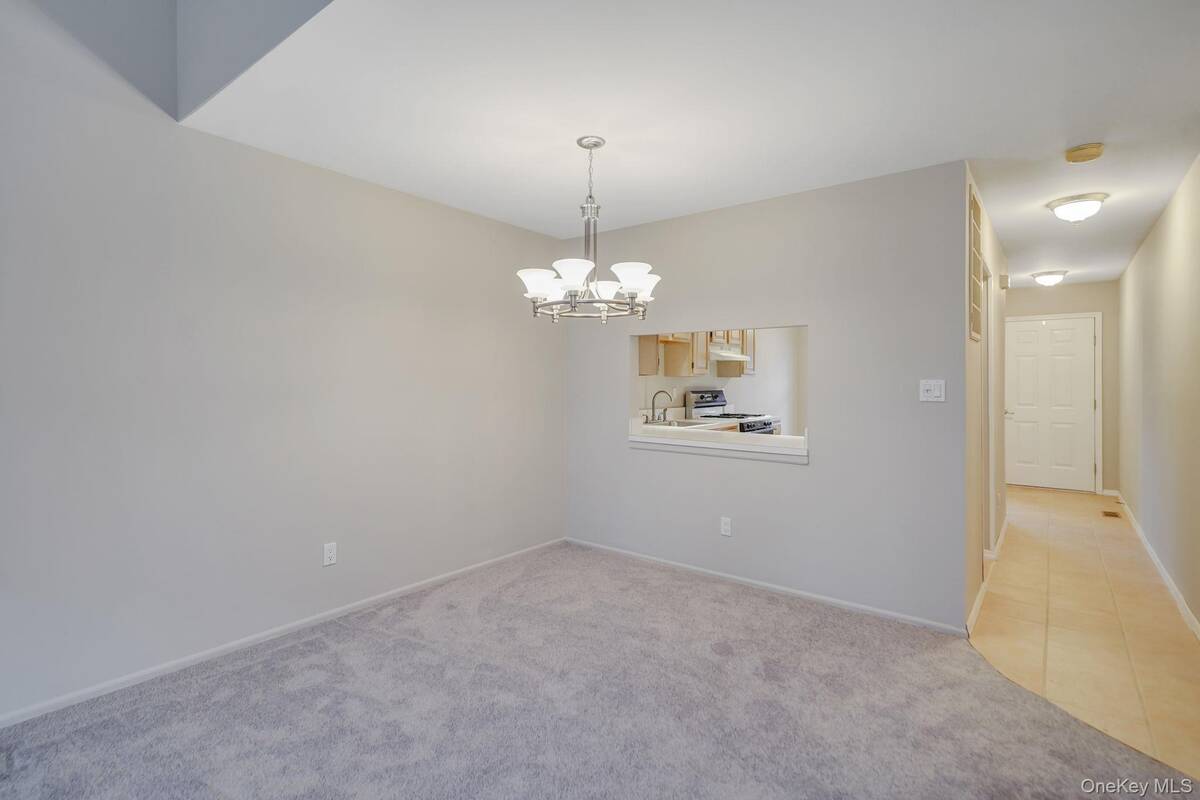 #8 photo, 18 Summerfield Circle, Central Islip , NY 11722