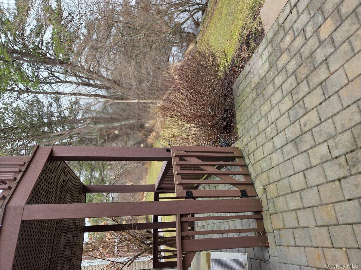 #7 photo, 40-171 W 4th Street, Patchogue , NY 11772