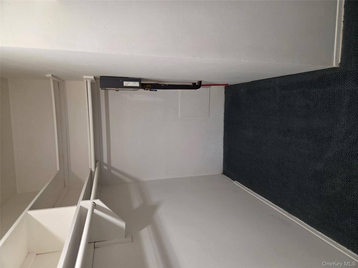 #8 photo, 40-171 W 4th Street, Patchogue , NY 11772