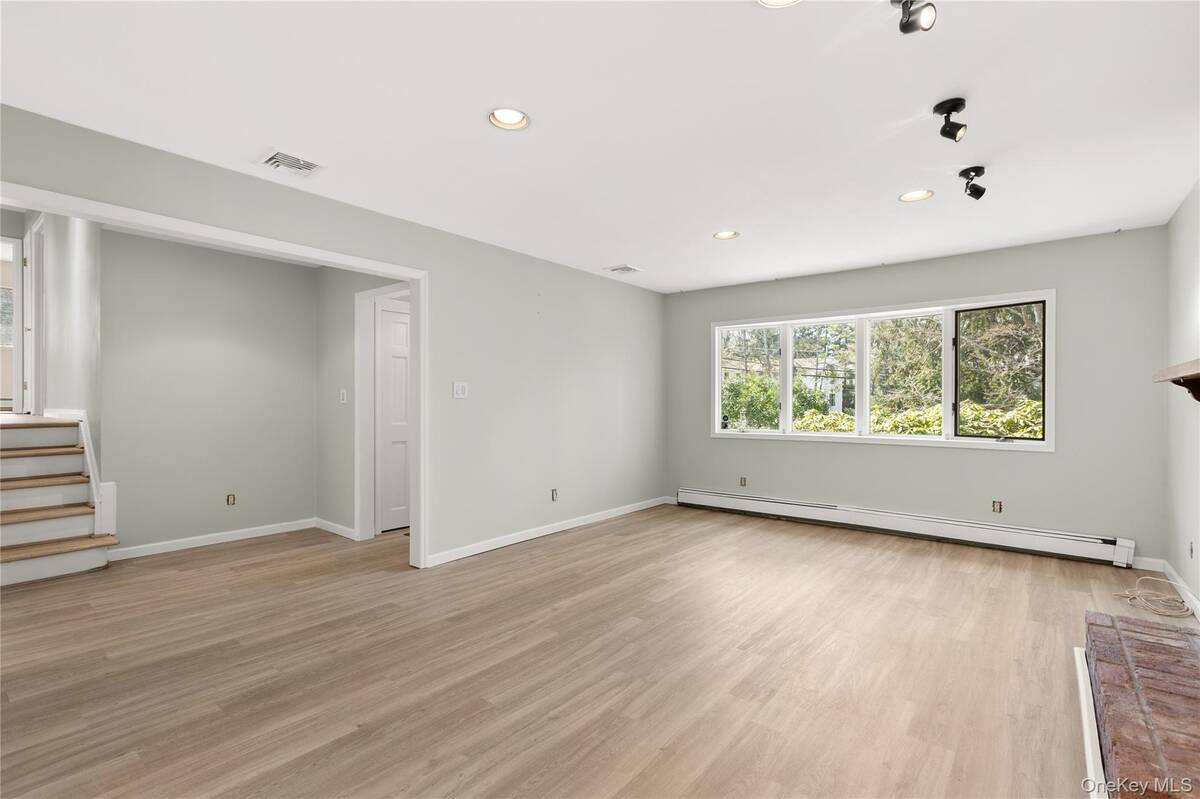 #1 photo, 336 Dix Hills Road, Dix Hills , NY 11747