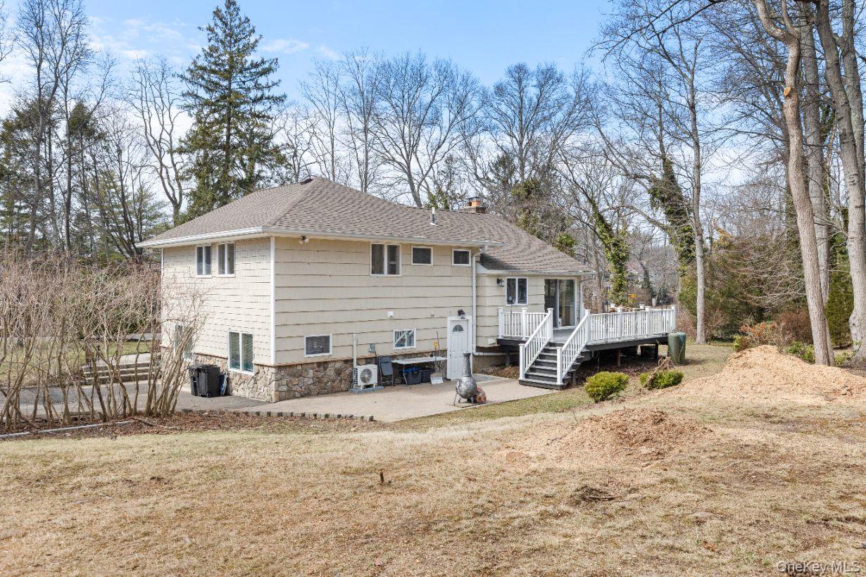 #16 photo, 336 Dix Hills Road, Dix Hills , NY 11747