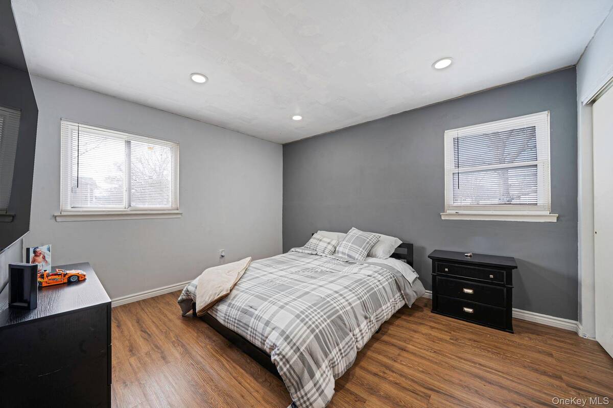 #10 photo, 83 Revilo Avenue, Shirley , NY 11967