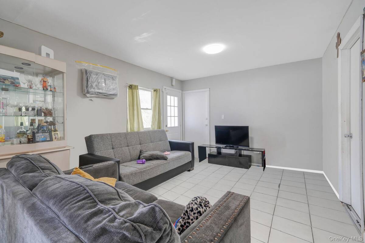 #14 photo, 83 Revilo Avenue, Shirley , NY 11967