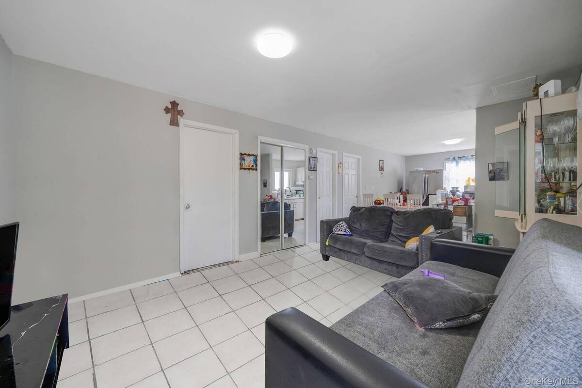 #15 photo, 83 Revilo Avenue, Shirley , NY 11967