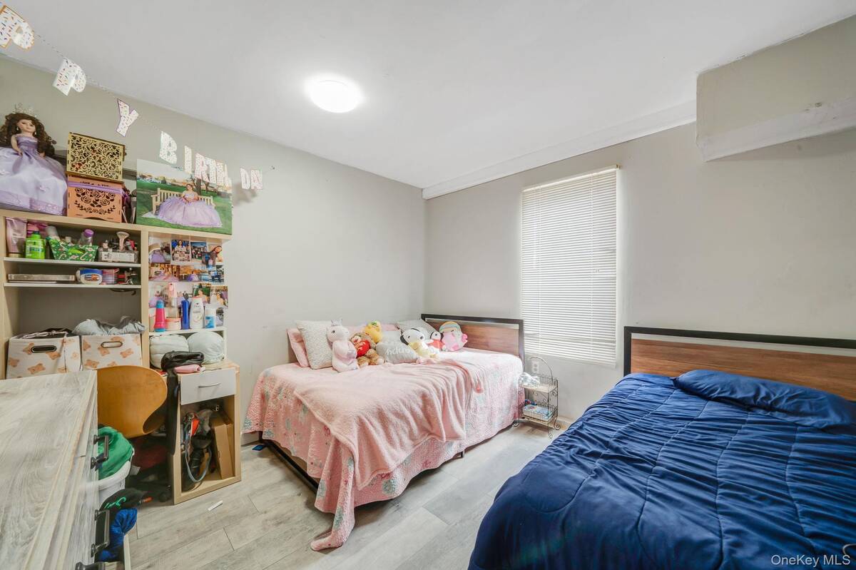 #19 photo, 83 Revilo Avenue, Shirley , NY 11967