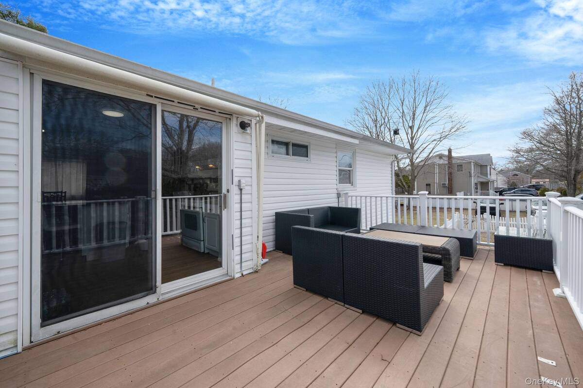 #21 photo, 83 Revilo Avenue, Shirley , NY 11967