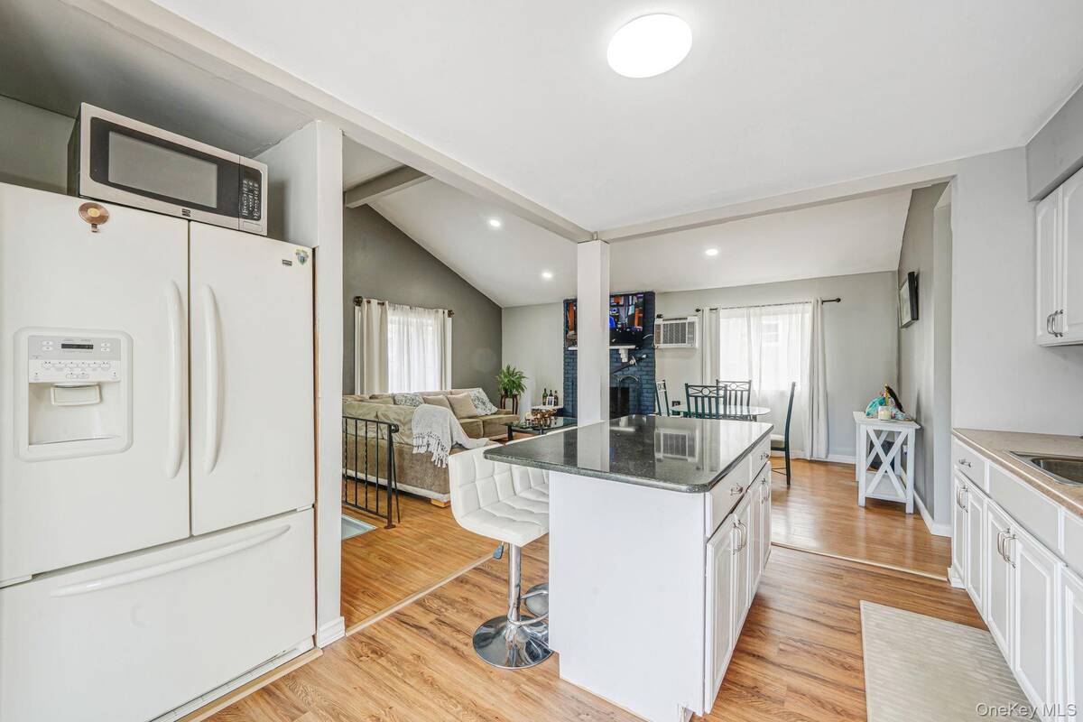 #7 photo, 83 Revilo Avenue, Shirley , NY 11967