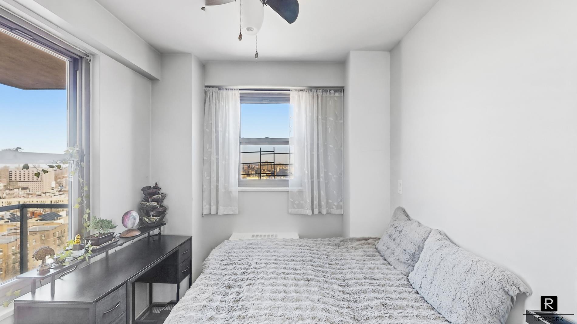 #10 photo, 1020 Grand Concourse, ब्रोंक्स Concourse , NY 10451