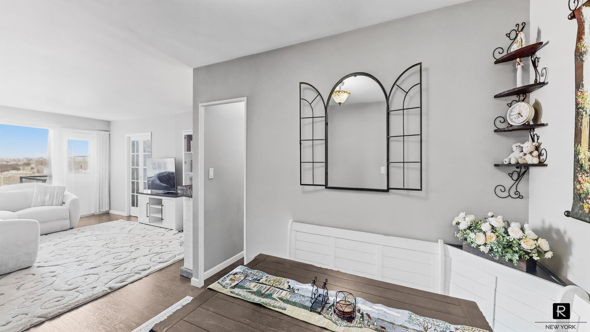 #5 photo, 1020 Grand Concourse, ब्रोंक्स Concourse , NY 10451