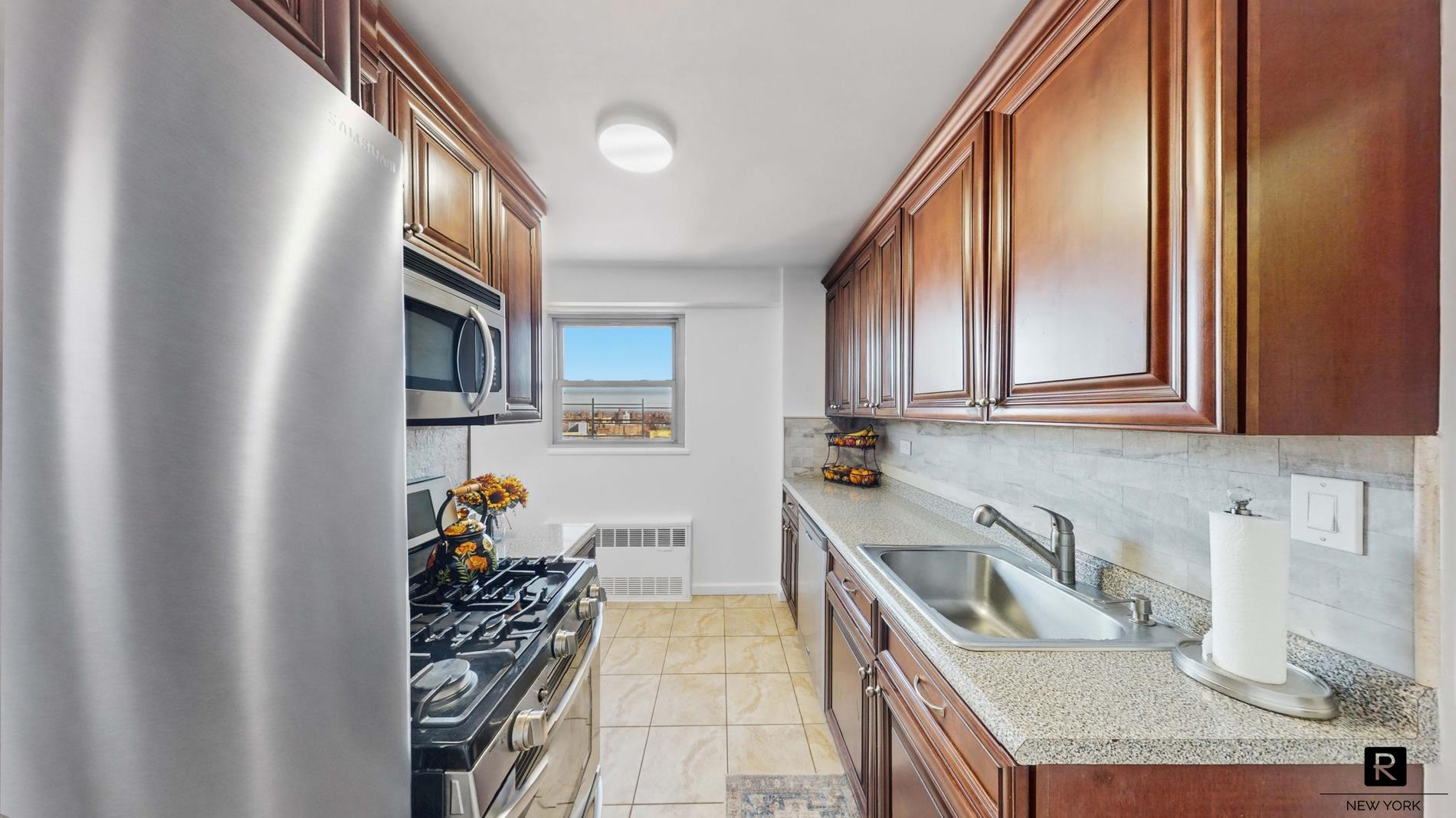 #6 photo, 1020 Grand Concourse, ब्रोंक्स Concourse , NY 10451