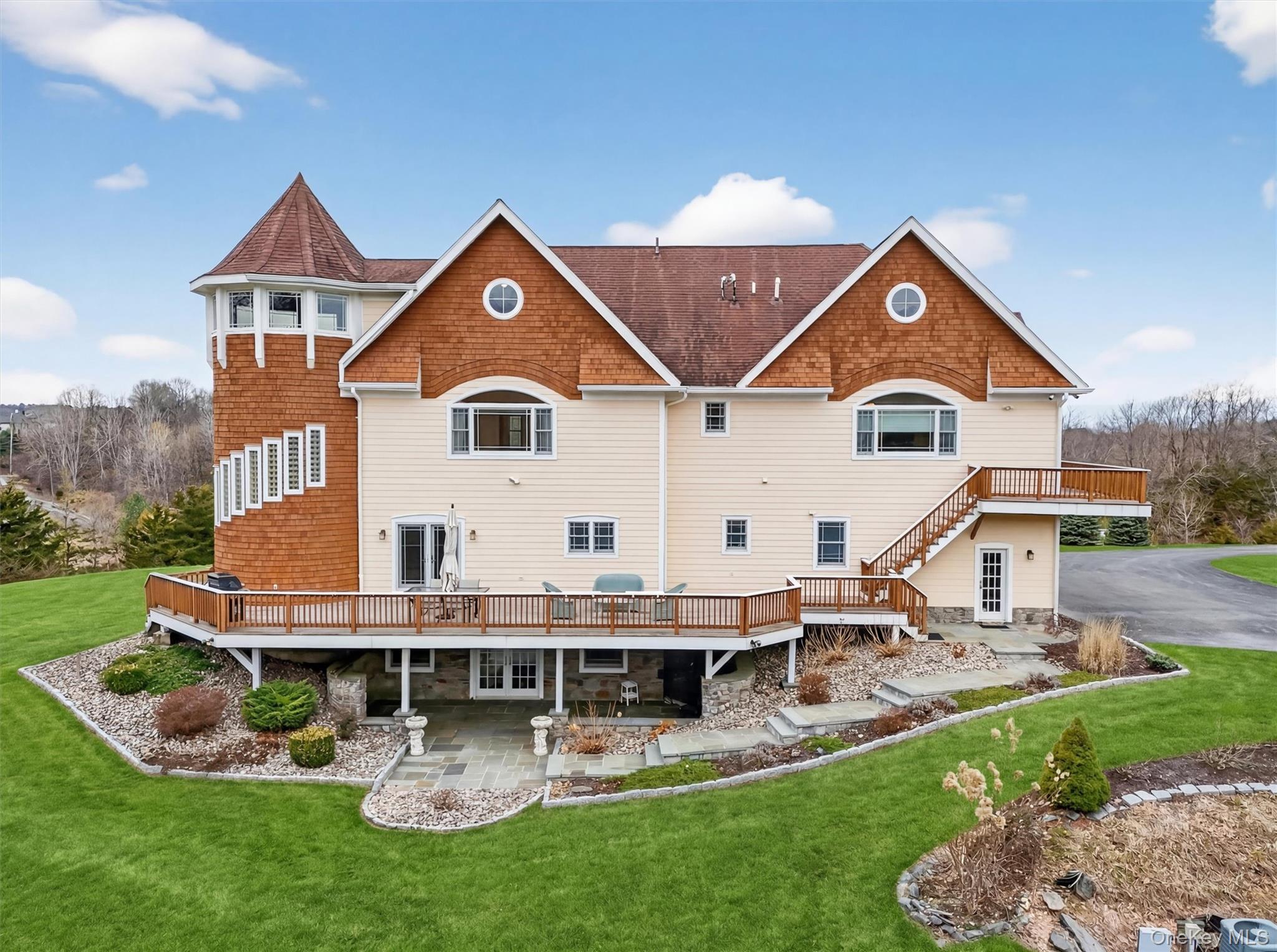 #3 photo, 48 Eastview Lane, Red Hook , NY 12571