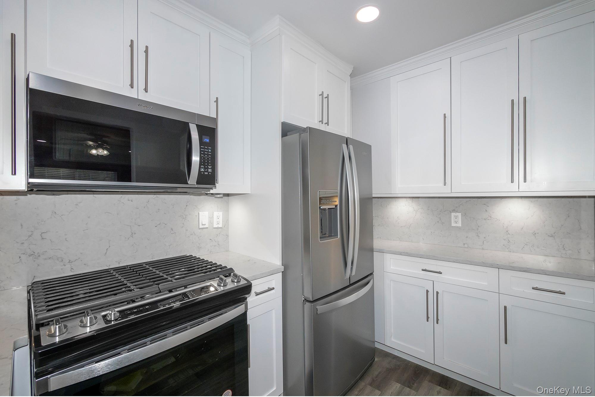 #4 photo, 5-1A Dark Hollow Road, Port Jefferson , NY 11777