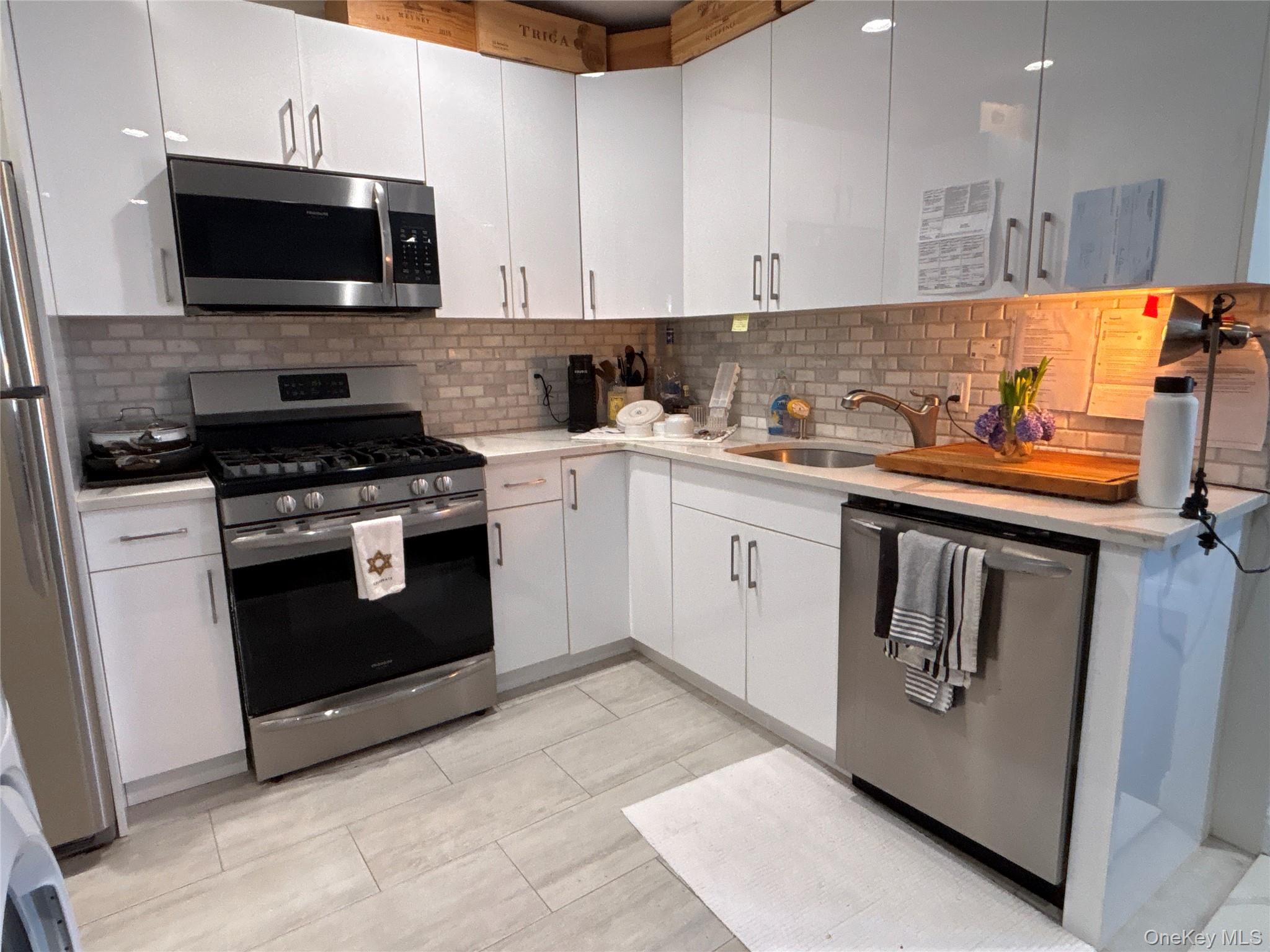 #10 photo, 3 Bryant Avenue, Roslyn , NY 11576