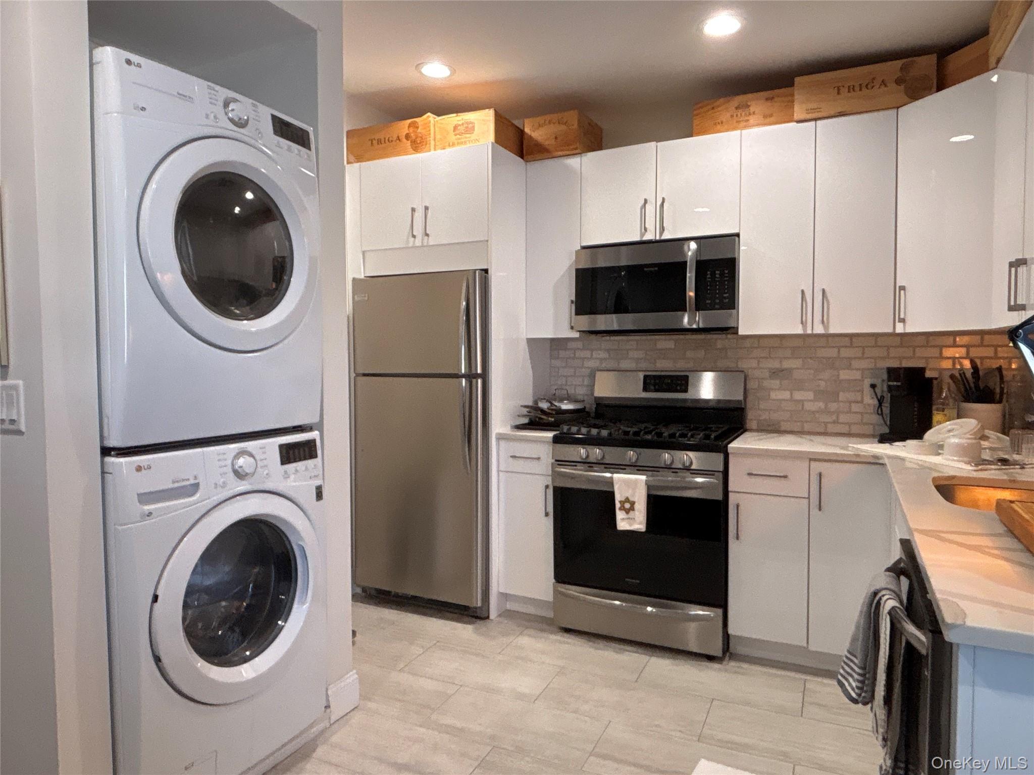 #11 photo, 3 Bryant Avenue, Roslyn , NY 11576