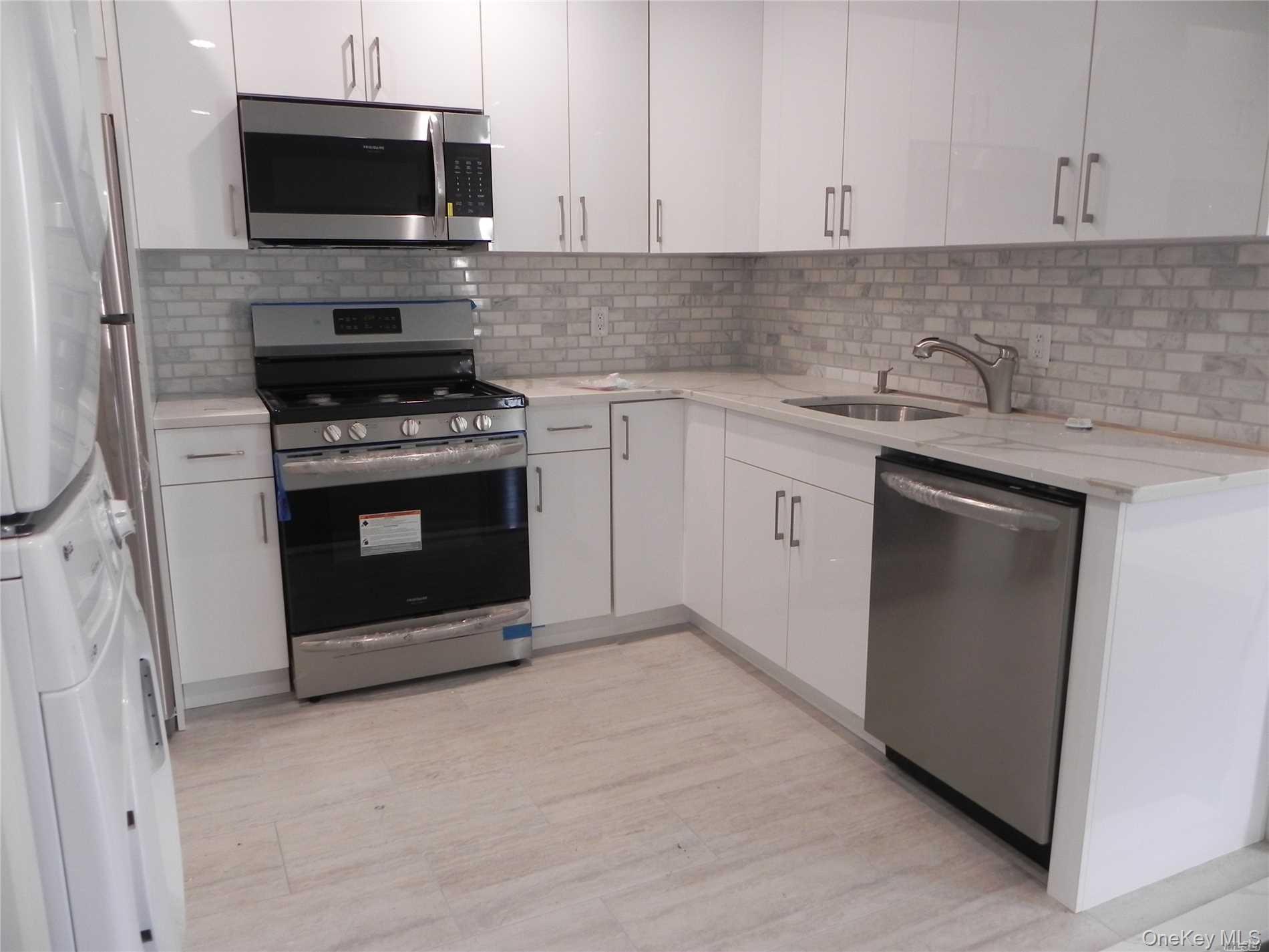 #13 photo, 3 Bryant Avenue, Roslyn , NY 11576