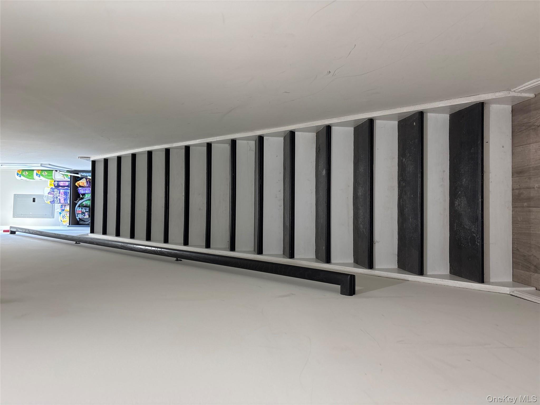 #20 photo, 3 Bryant Avenue, Roslyn , NY 11576