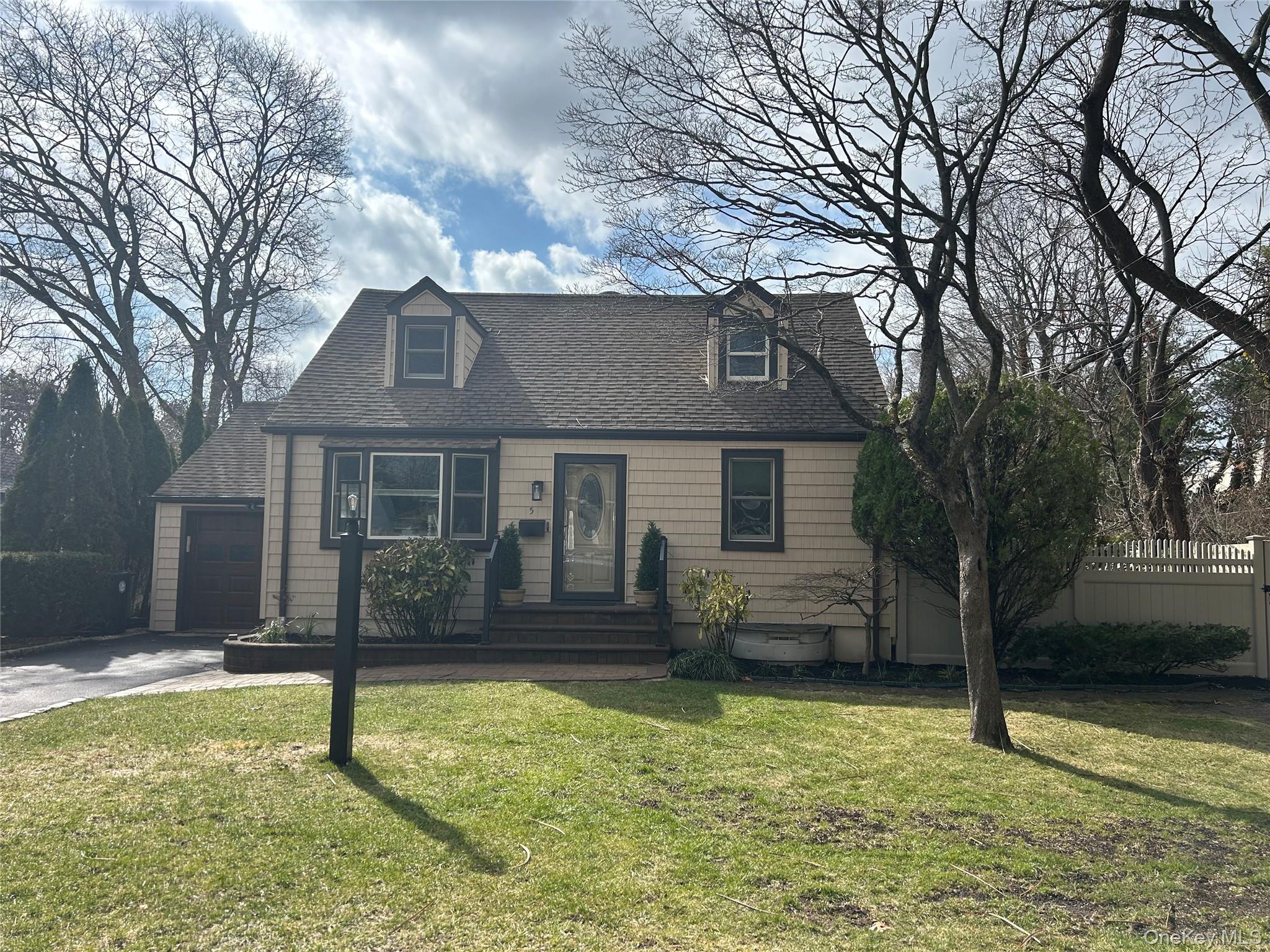 #2 photo, 5 Slade Place, Bay Shore , NY 11706