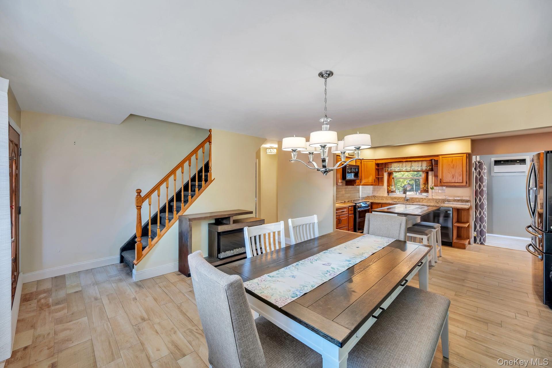 #15 photo, 1659 Lincoln Avenue, Bohemia , NY 11716