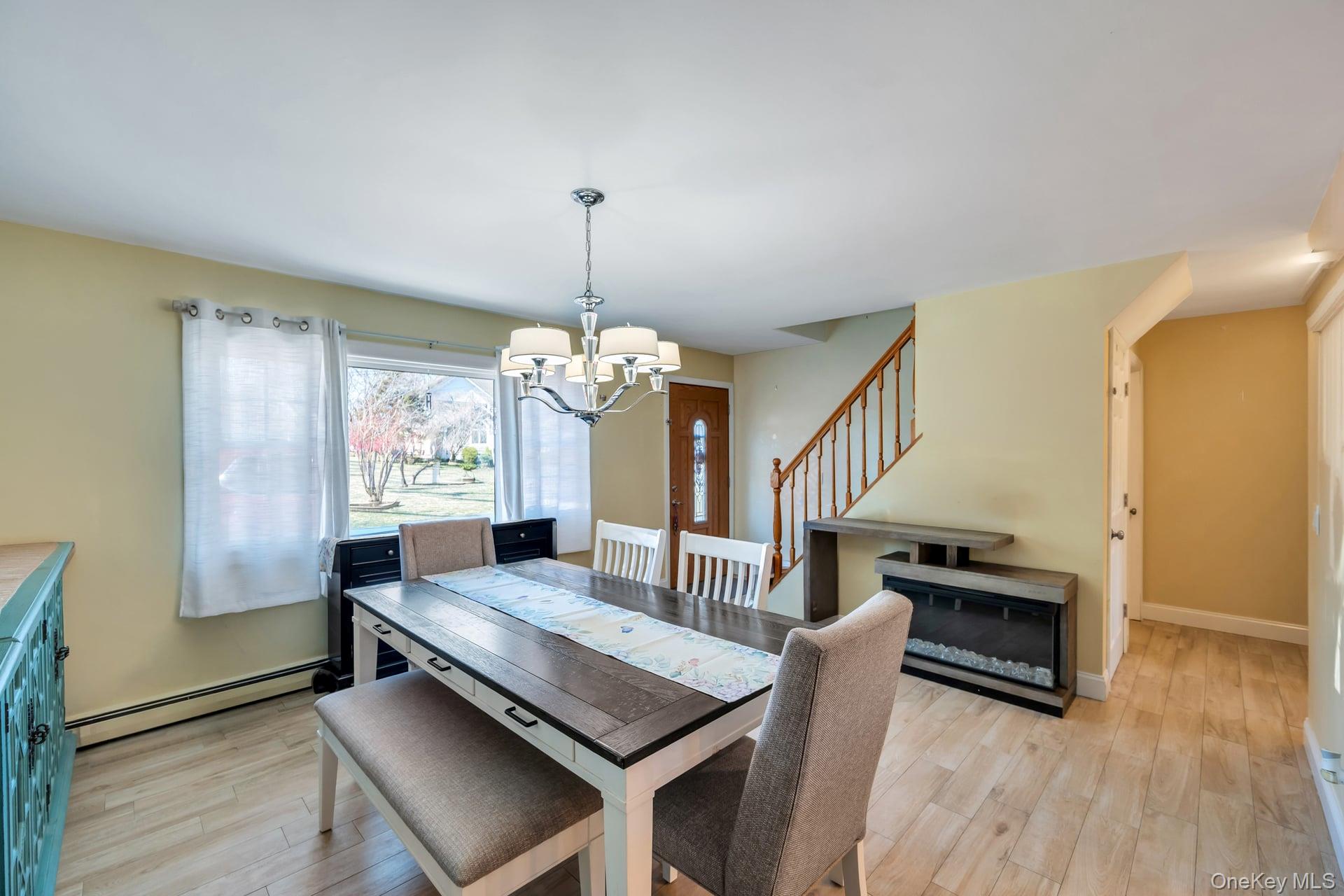 #17 photo, 1659 Lincoln Avenue, Bohemia , NY 11716