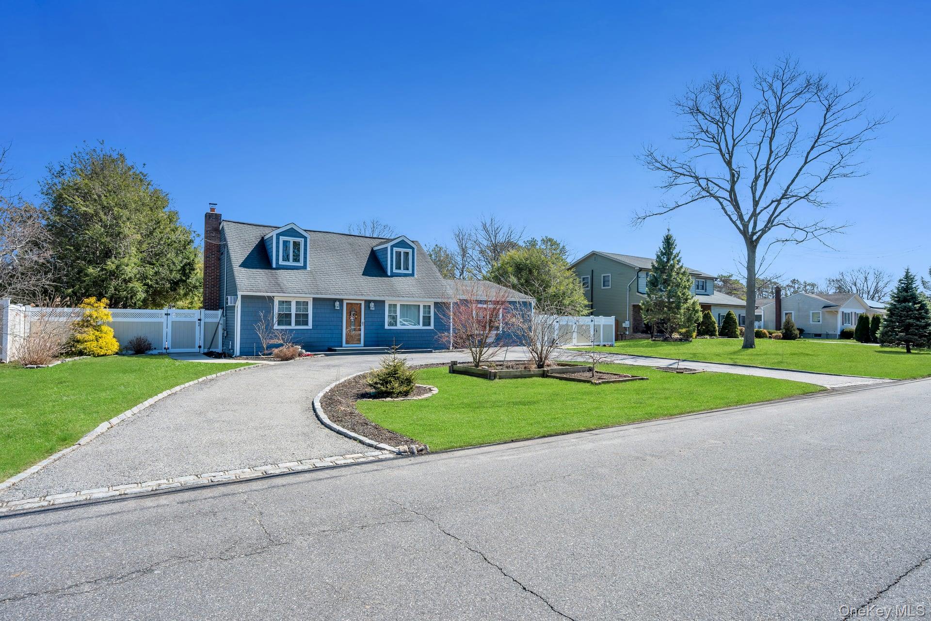 #3 photo, 1659 Lincoln Avenue, Bohemia , NY 11716