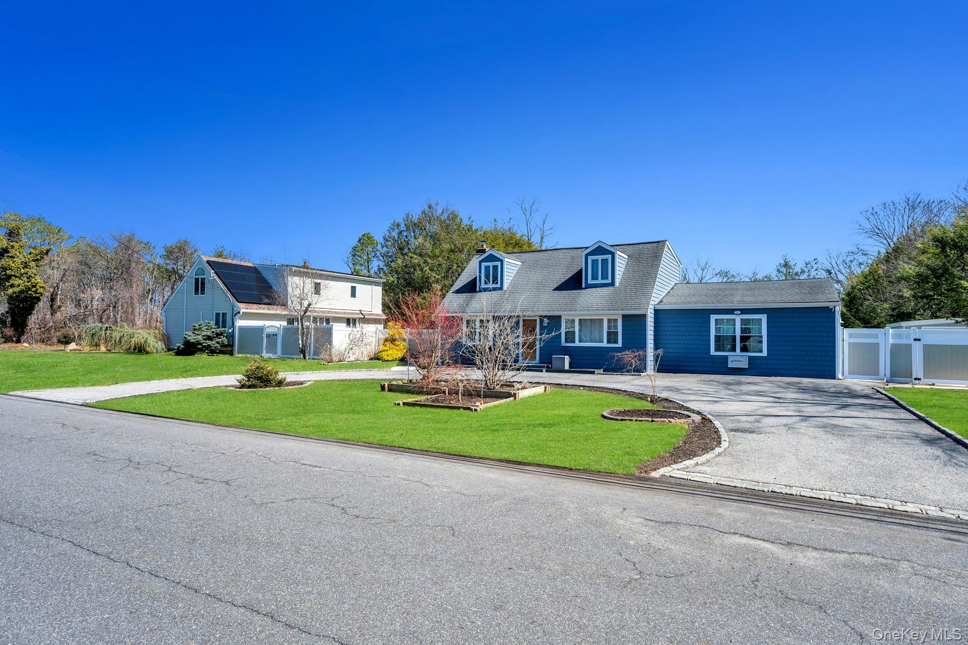 #4 photo, 1659 Lincoln Avenue, Bohemia , NY 11716