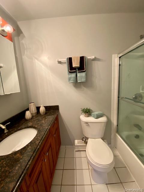 #9 photo, 327 Brook Avenue, Bay Shore , NY 11706