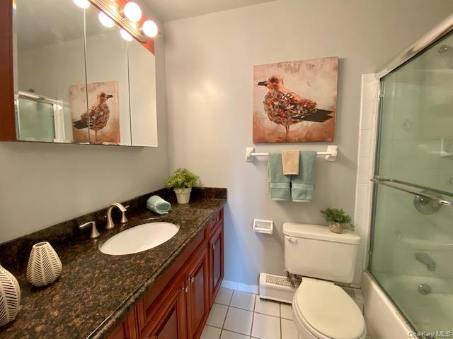 #5 photo, 325 Brook Avenue, Bay Shore , NY 11706