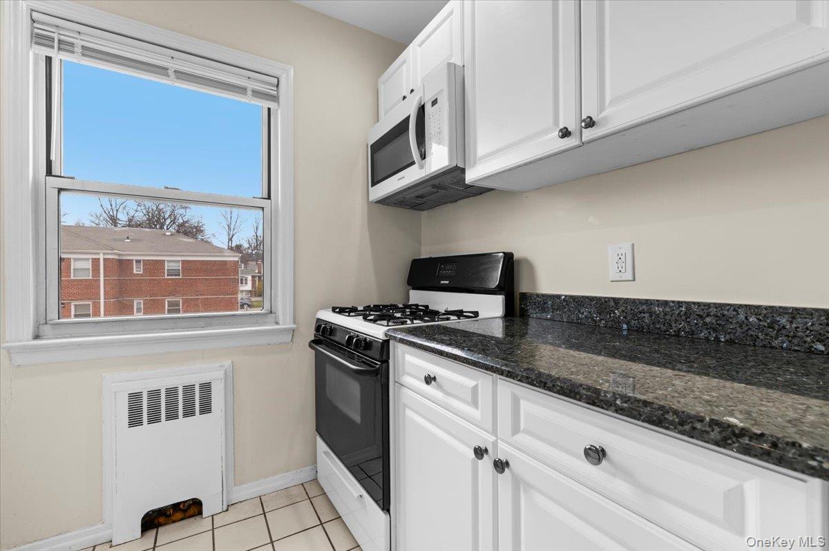 #10 photo, 87-18 Marengo Street, Hollis , NY 11423