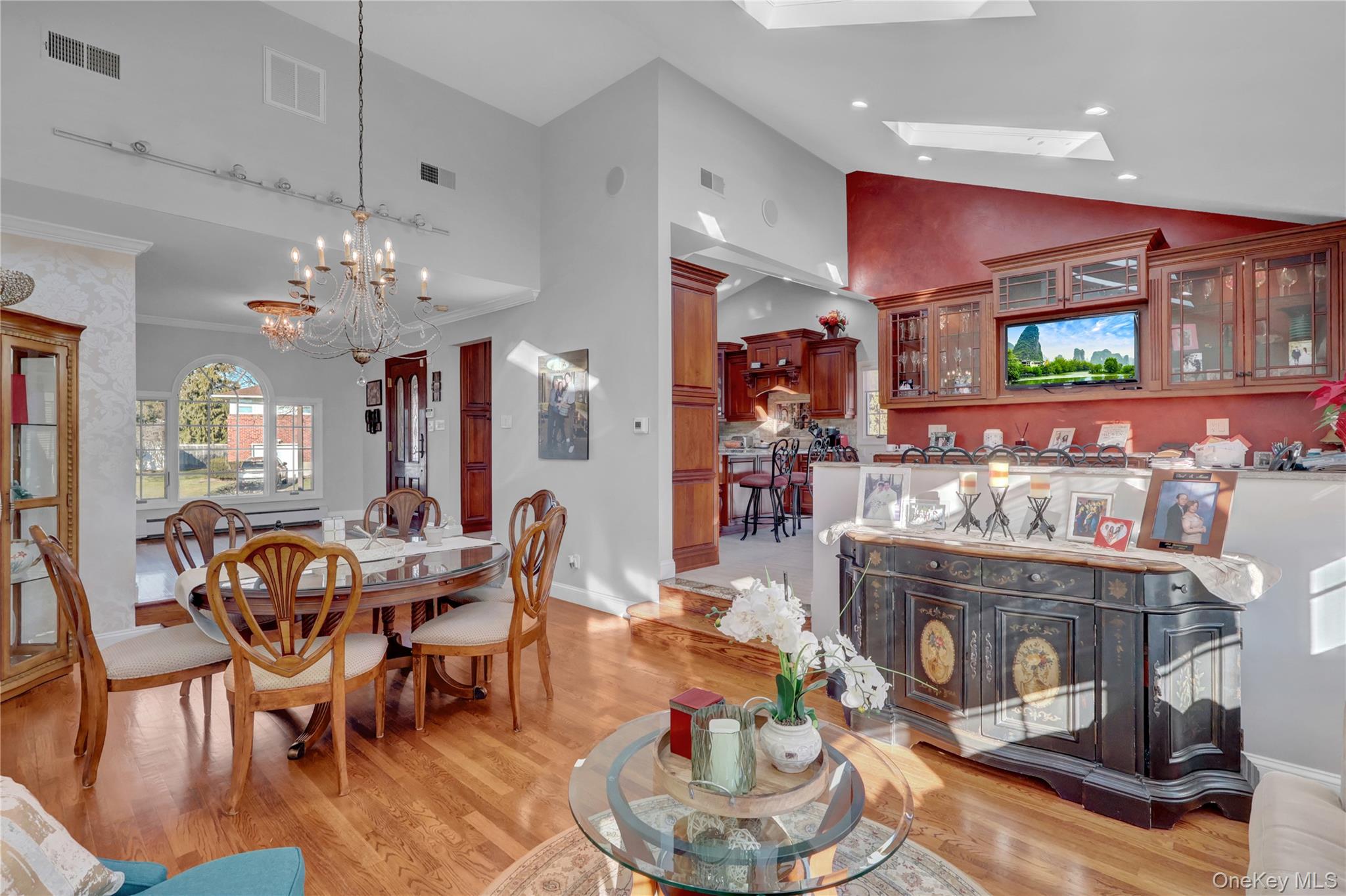 #10 photo, 646 Kildare Crescent, Seaford , NY 11783