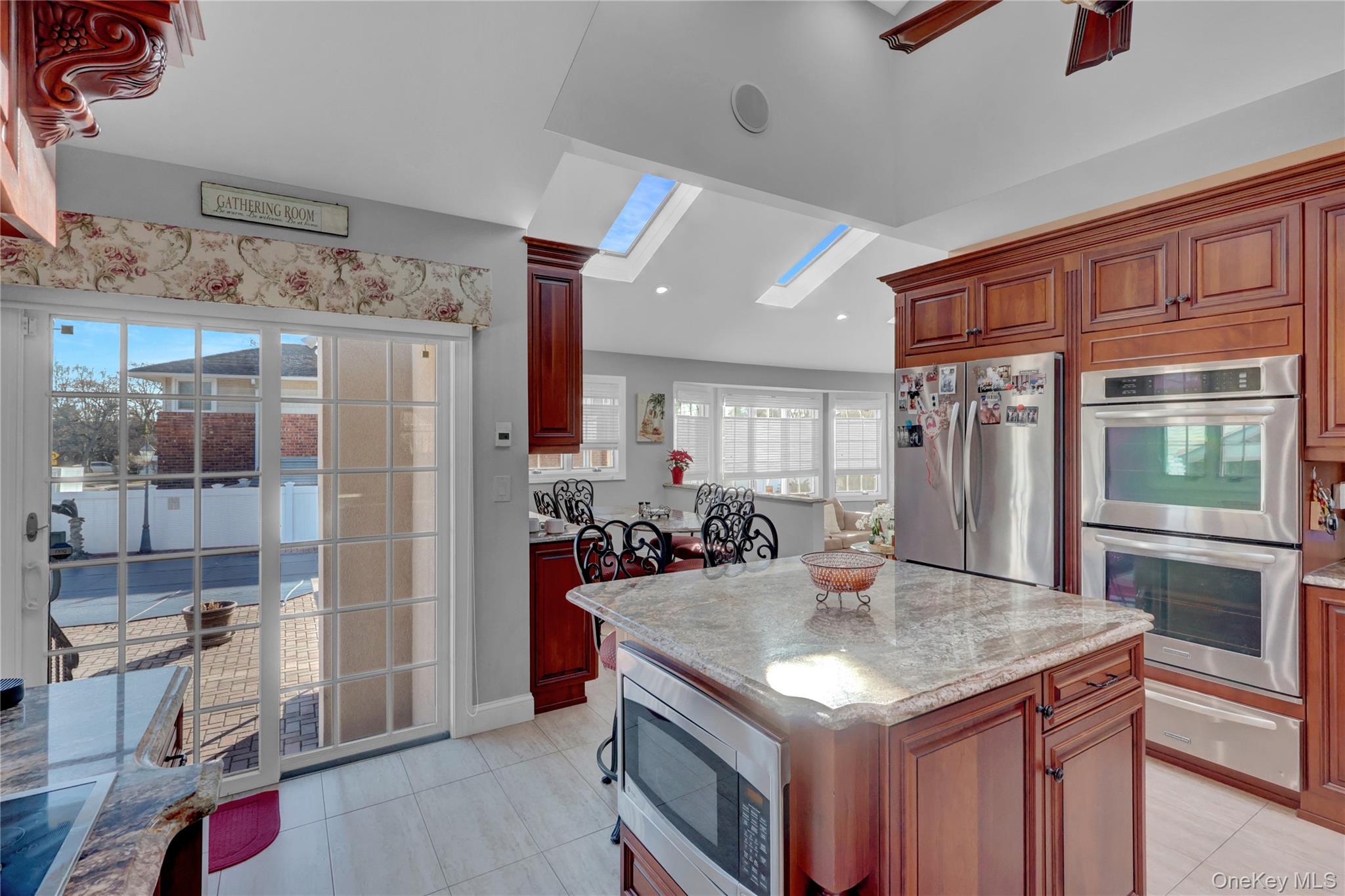 #13 photo, 646 Kildare Crescent, Seaford , NY 11783