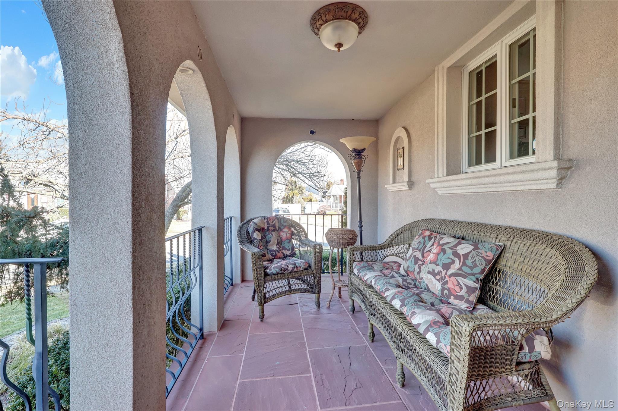 #3 photo, 646 Kildare Crescent, Seaford , NY 11783