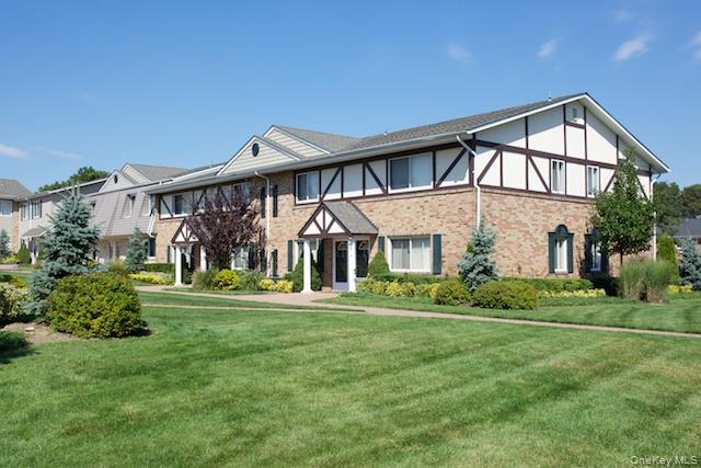 #1 photo, 90 Moonlight Walk, Holbrook , NY 11741